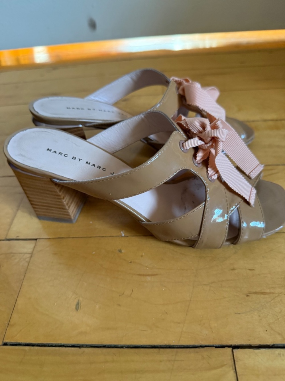 Marc by Marc Jacobs Nude Patent Ribbon Mules sz 36